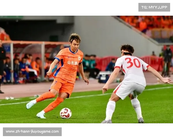 泰山被海牛球迷踹了一脚 手机摔坏我心碎了